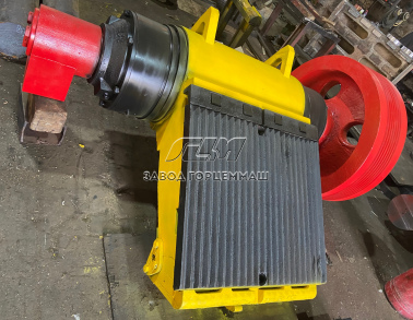 Щека в сборе 104890200010