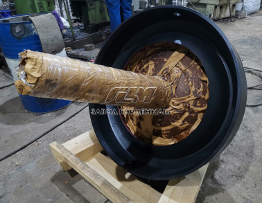 Вал в сборе с конусом несущим (КМД) 4844203001