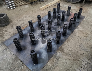 Пружина 1056101004