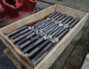 Болт футеровочный М36х680