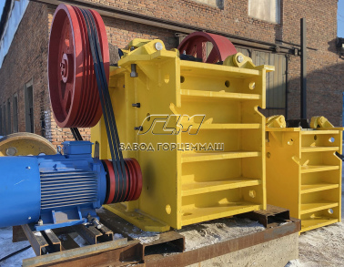 Дробилка щековая с приводом СМД-110 А-Р в сборе 1049100000