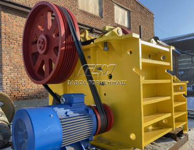 Дробилка щековая с приводом СМД-110 А-Р в сборе 1049100000