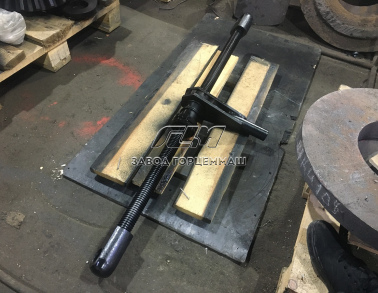 Винтовой механизм 1051002400-10