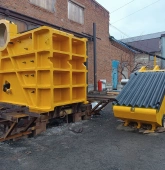 На заводе ГЦМ идет сборка щековой Дробилки ДРО-609А